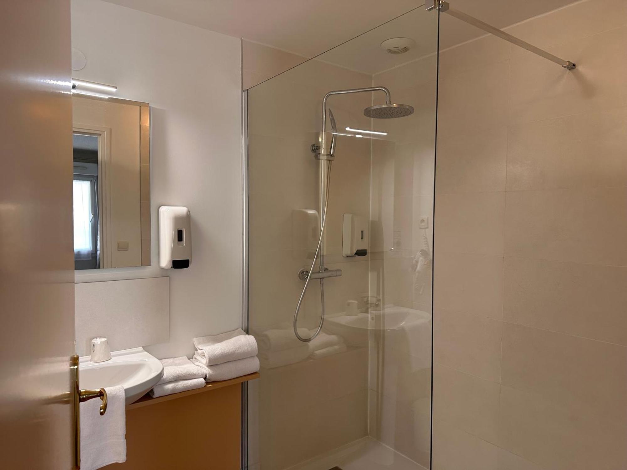 Hotel - Domaine De La Blanchardiere - Le Mans Changé エクステリア 写真